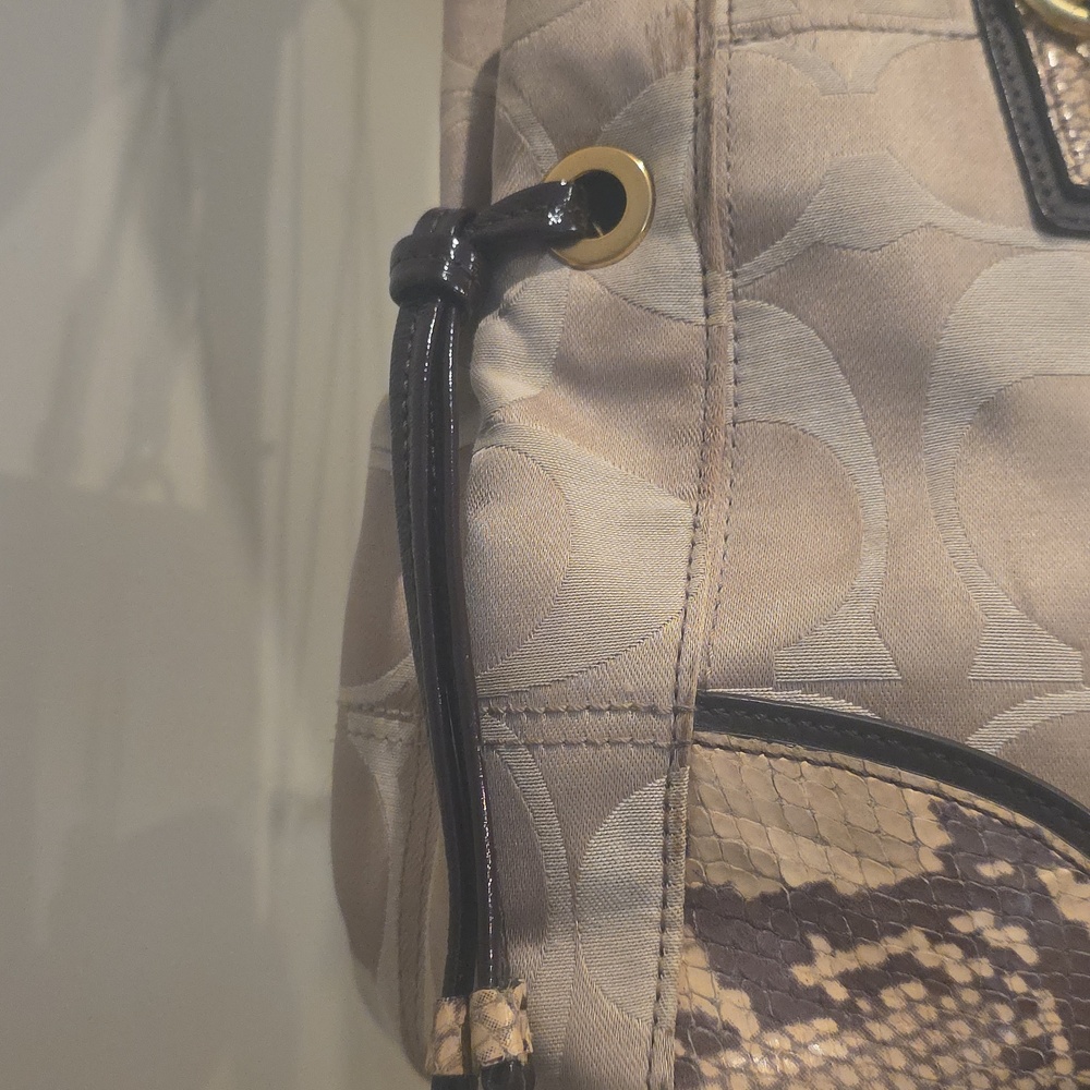 Coach Collette Snake Embossed Carry All - Picture 5 of 14